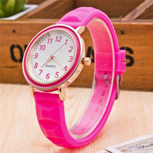 Load image into Gallery viewer, Hot Sale Women Watch New Fashion Women Round Dial Silicone Band Quartz Analog Wrist Watch