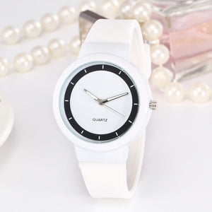 2019 New Woman Fashion Casual Silicone Strap Analog Quartz Round Watch relogio feminino Simple Round horloges Ladies Watches